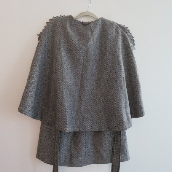 BANANA REPUBLIC X OLIVIA PALERMO Herringbone Ruffle Cape Academia Wool Blend XS - Picture 10 of 16